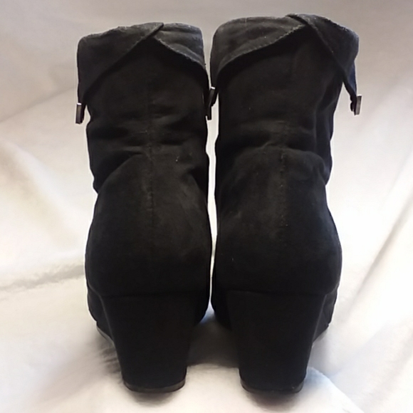 Hot in Hollywood - Picture 3 of 4